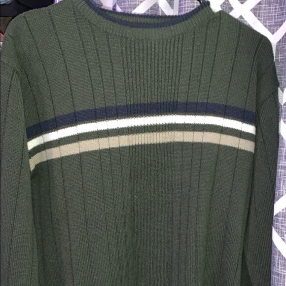 cute vintage sweater with semi turtleneck - Picture 1 of 4